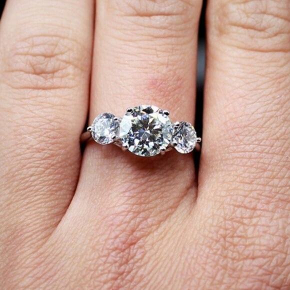 Three Stones 925 Silver 2ct Moissanite Cubic Zirconia Ring Size 9 - Picture 1 of 10